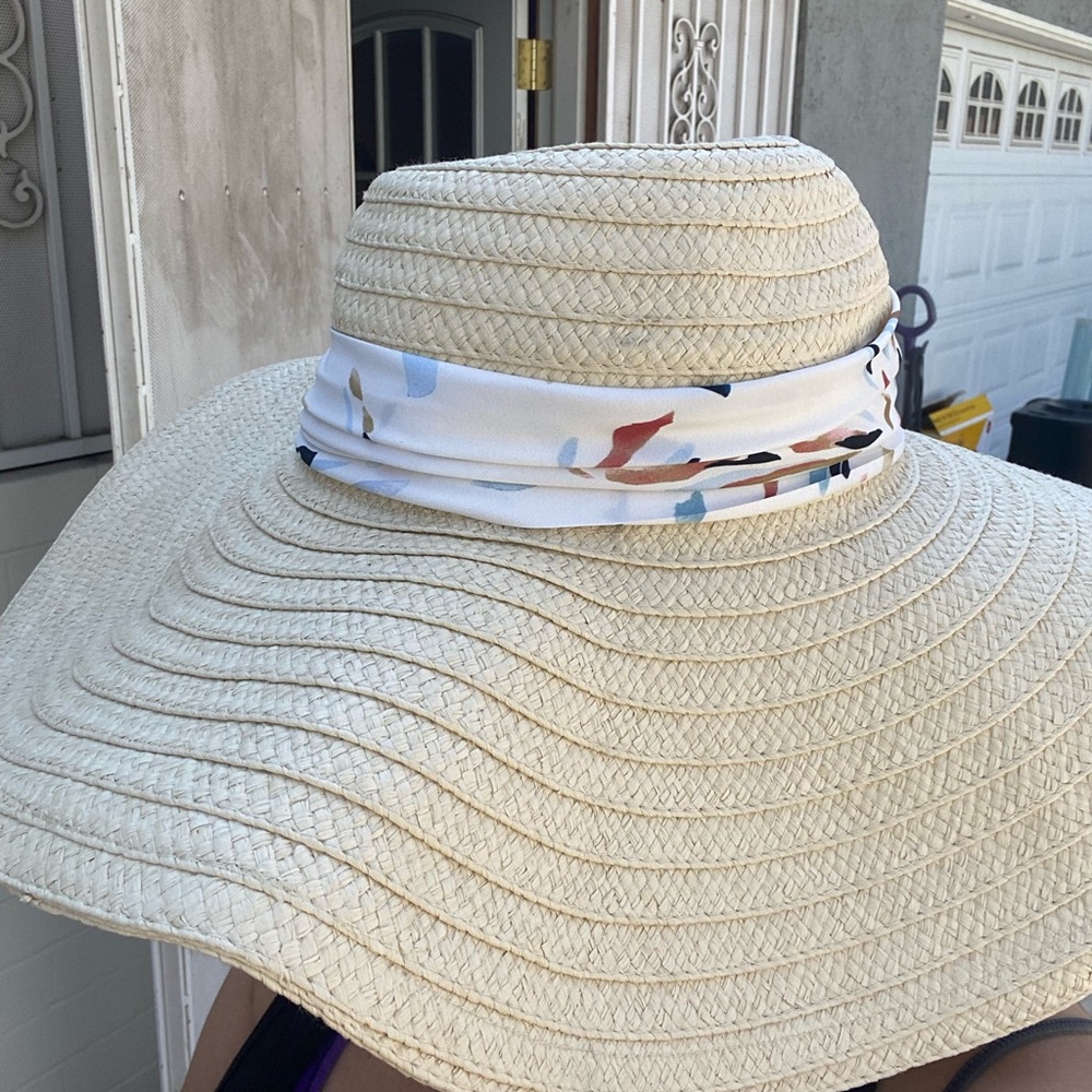 Floppy hat